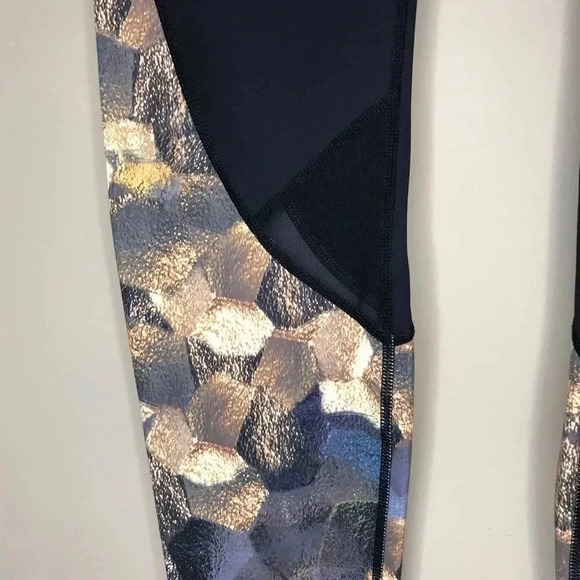 Athleta Asym Mesh Sonar Tight Leggings Pants Women’s Size XS Black Gold Silver - Picture 5 of 14